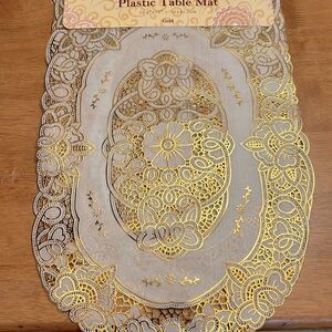 4 pack Retro Style Lace Placemats Fashionable Embroidered Cup Mat vase mat GOLD